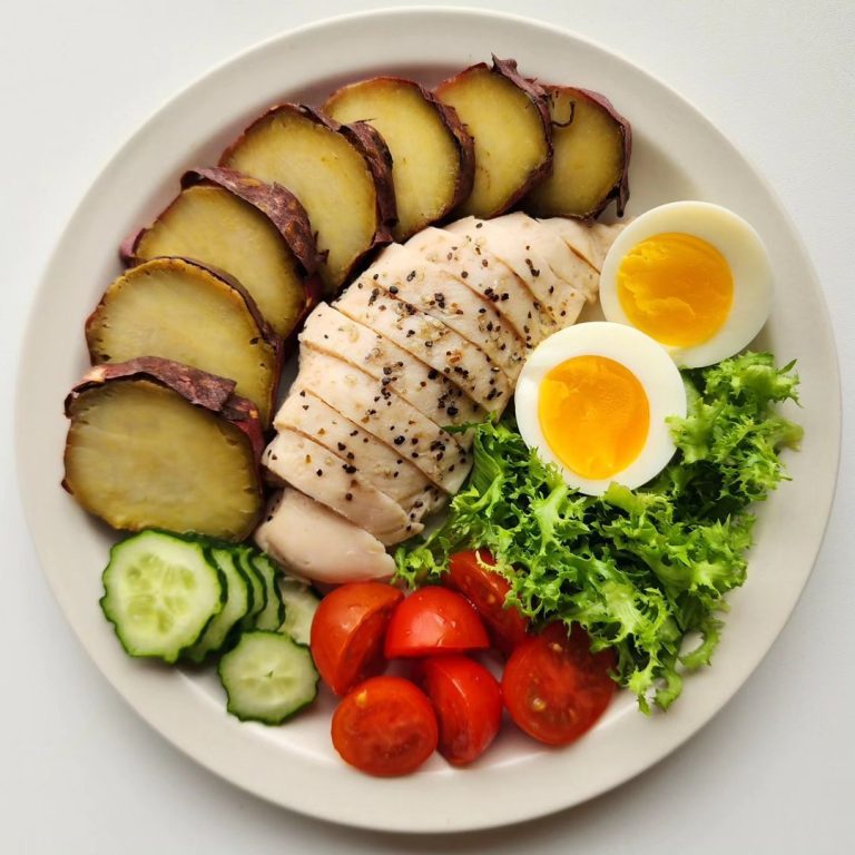 Gà Nướng Khoai Tây Rau Củ