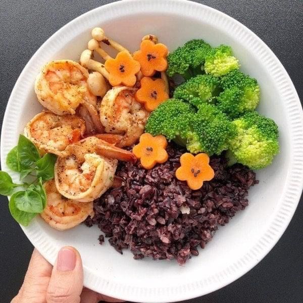 Cơm gạo lứt tôm