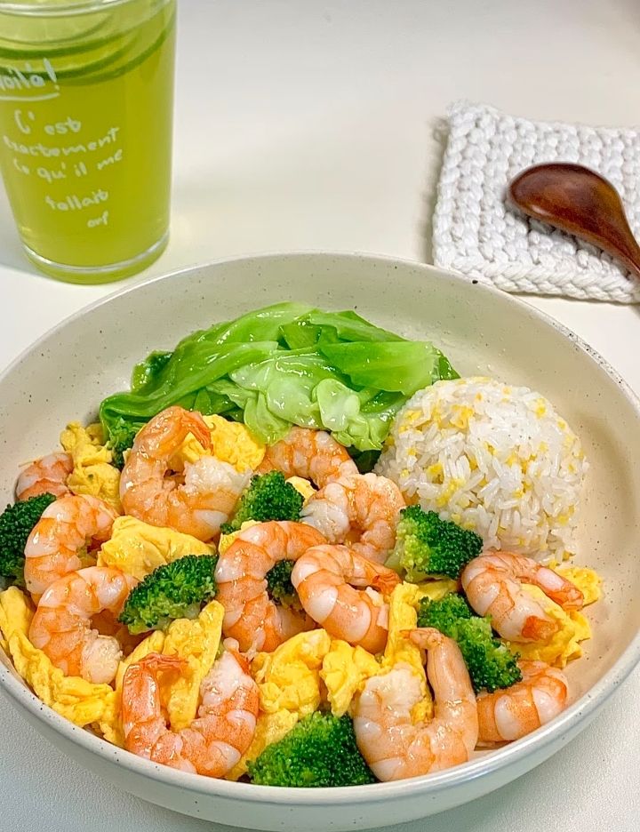 Cơm trứng chiên tôm